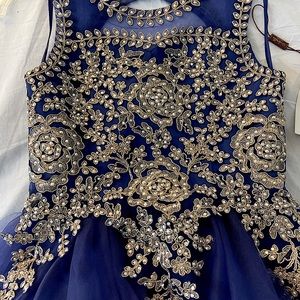 Girls Cinderella Ball Gown Beaded bodice💙 Size 8
